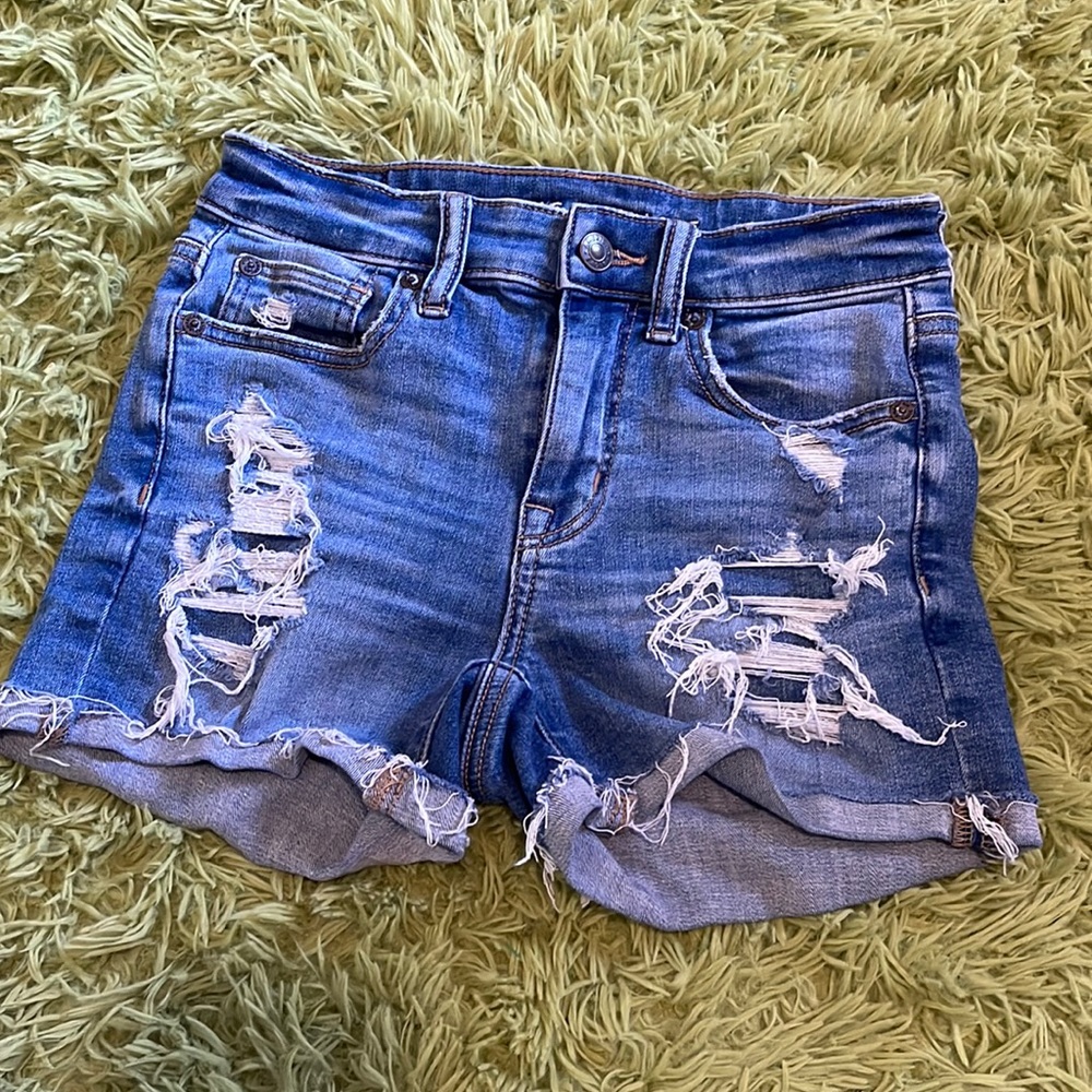 american eagle shorts for summer time!! great condition only worn a few times